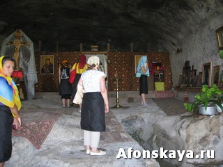 Скальный монастырь святого Фёдора Стратилата Челкер-Каба Крым
