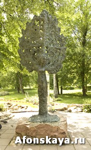 памятник древо любви москва